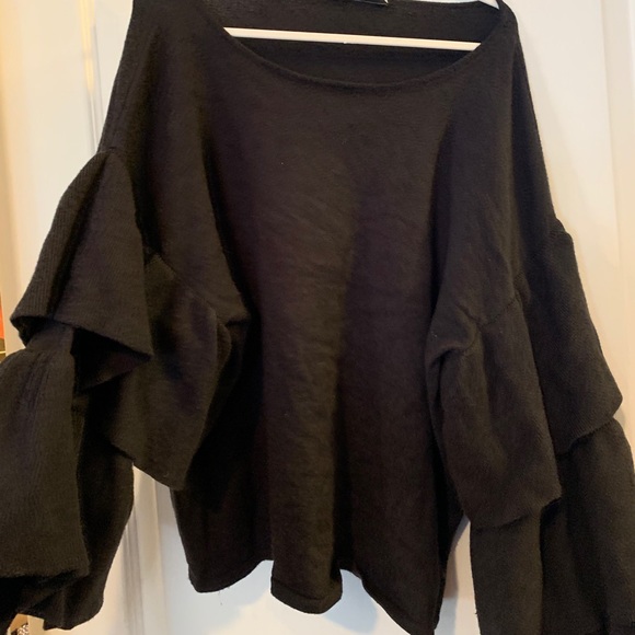 Zara flamenco sleeved knit medium. - Picture 1 of 2